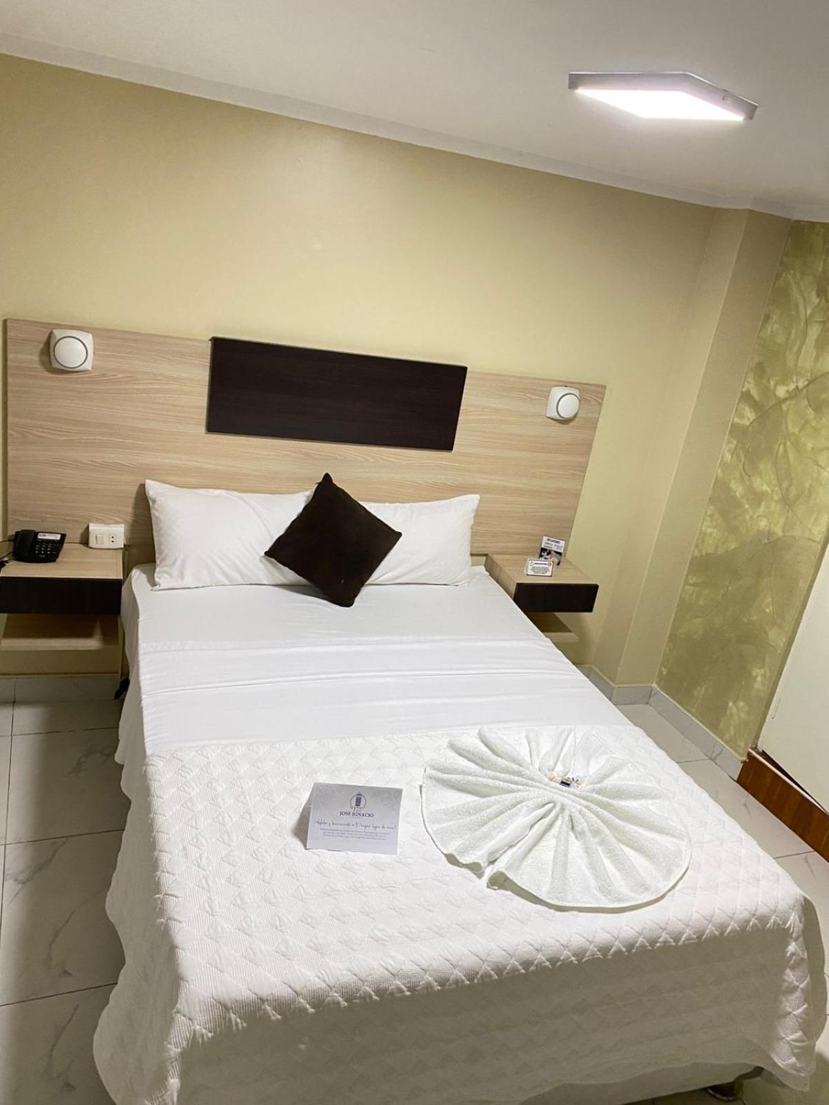 Hotel Jose Ignacio Chepén Kültér fotó